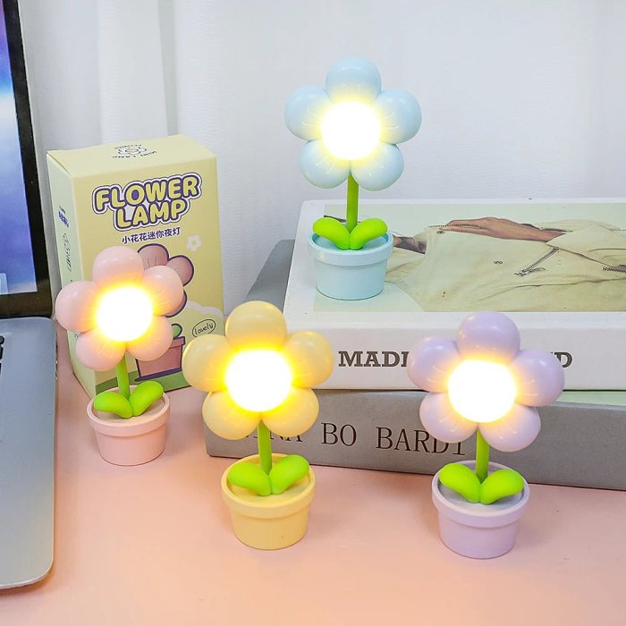 Mini Flower Night Light – Soft Warm Glow for a Cozy Bedroom Ambience, Perfect for Kids & Special Occasions!