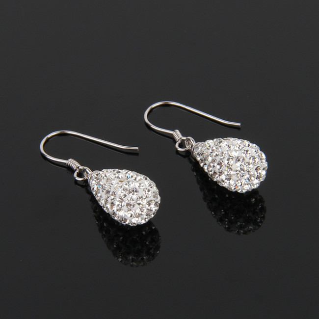 Elegant crystal earrings