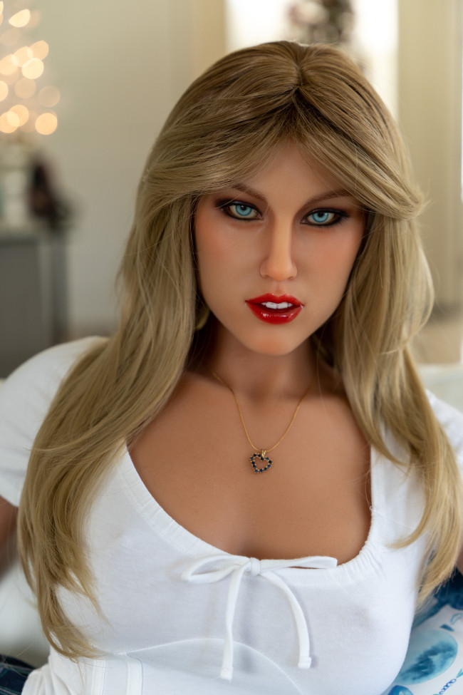 168C Cup#122 Silicone doll