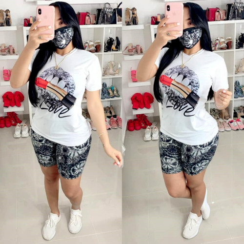 Cotton Blend Mouth Print Tee and Shorts(without Mask)