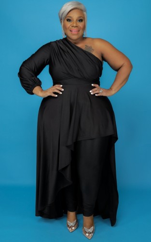 Plus Size Black One Sleeve Oblique Shoulder Irregular Dress