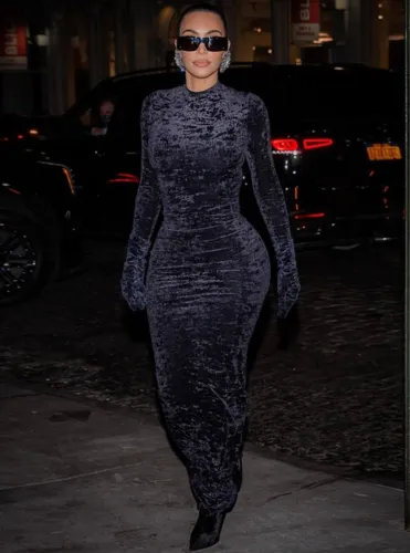 Black Velvet Tight Long Sleeves O-Neck Maxi Dress with Gloves