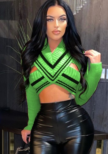 Green Knitted Hollow Out V-Neck Long Sleeve Crop Top