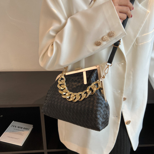Trendy Chain Solid Color Shoulder Bag
