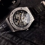 ウブロ（HUBLOT）メンズ 自動巻き 彫りケース スーパーコピー 時計 HU-TSH580-030