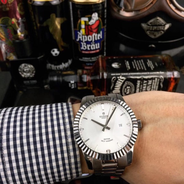 チュードル（TUDOR ）メンズ 時計 42mm 自動巻き 腕時計 TUD-TSH360-42