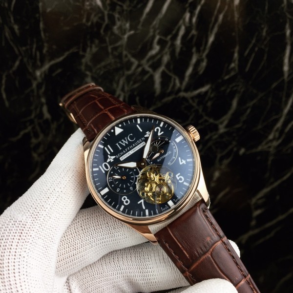 IWC(アイダブリューシー)  腕時計 41mm 自動巻き メンズ IWC-TSH400-061