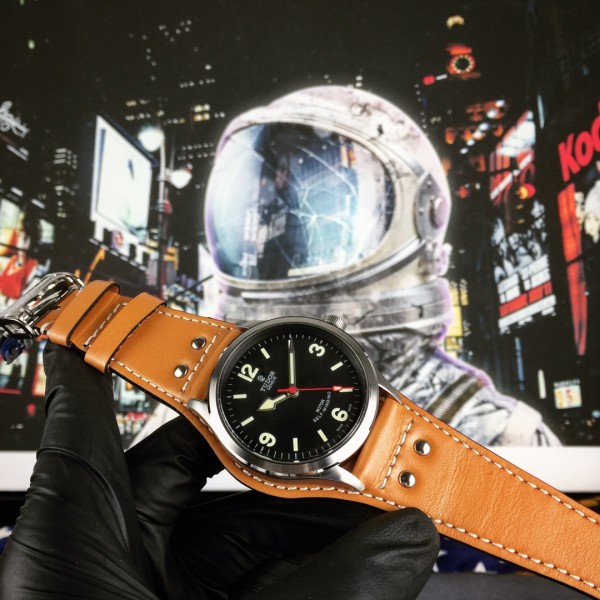 チュードル（TUDOR ）メンズ 時計 42mm 自動巻き 腕時計 TUD-TSH340-35