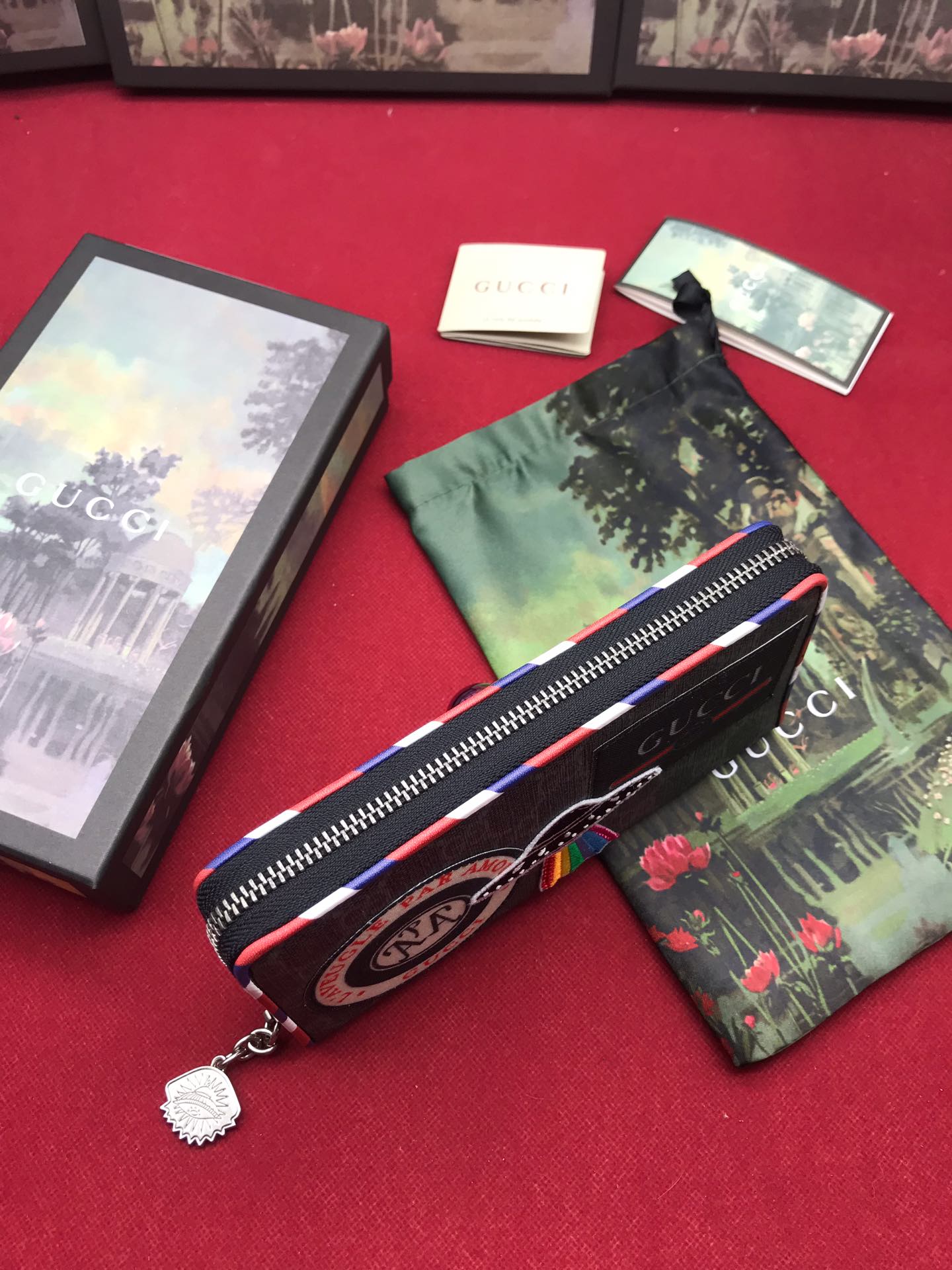 GUCCI グッチ 長財布 ラウンドファスナー式財布 496342-1 新作