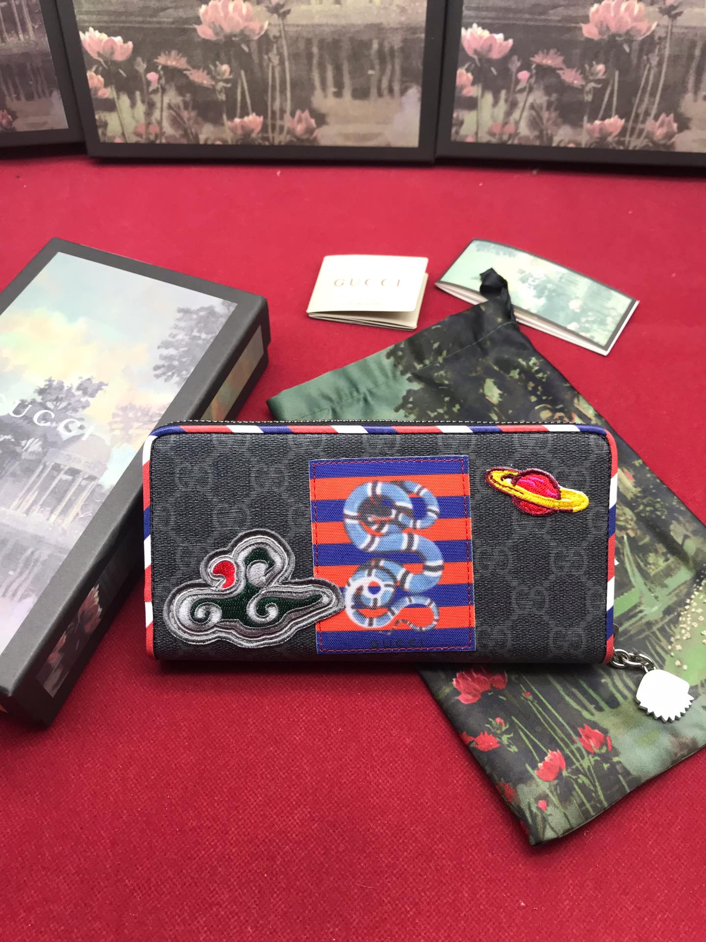 GUCCI グッチ 長財布 ラウンドファスナー式財布 496342-1 新作