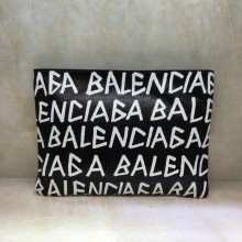 バレンシアガ ☆大人気定番商品☆ セカンドバッグ XD-2001P-168480
