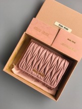 MIUMIU ミュウミュウ 新作 短財布 三つ折り財布 BLL-2001P260-5MH016
