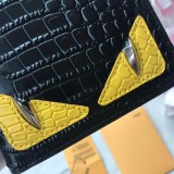 新作 FENDI/フェンディ メンズ 二つ折り短財布 FE19P110-FD06