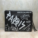 バレンシアガ ☆大人気定番商品☆ セカンドバッグ XD-2001P480-555480