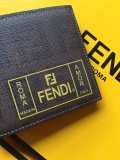 新作 FENDI/フェンディ メンズ 二つ折り短財布 FE19P110-FD01