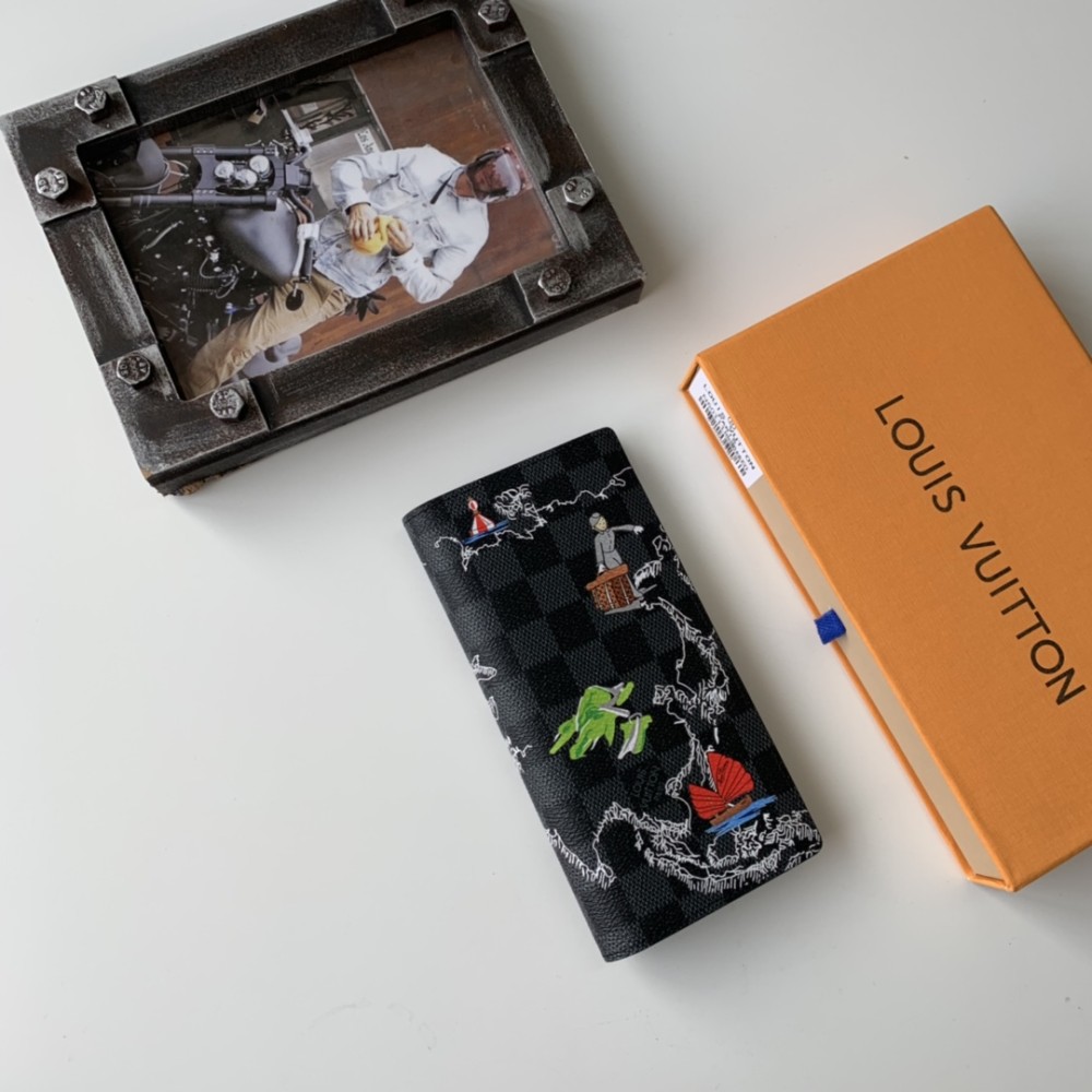Louis Vuitton ルイヴィトン 新作 二つ折り財布 カードケース M