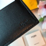 新作 FENDI/フェンディ メンズ 二つ折り短財布 FE19P110-FD07