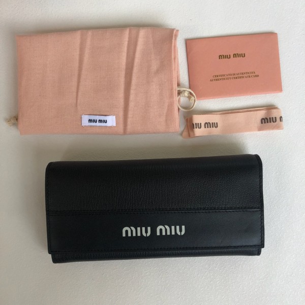 MIUMIU ミュウミュウ 新作 長財布 二つ折り財布 BLL-2001P150-5MH019-1