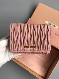 MIUMIU ミュウミュウ 新作 短財布 三つ折り財布 BLL-2001P260-5MH016