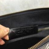 バレンシアガ ☆大人気定番商品☆ セカンドバッグ XD-2001P480-555480