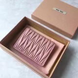 MIUMIU ミュウミュウ 新作 短財布 二つ折り財布 BLL-2001P180-5MV204