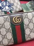 美品 GUCCI グッチ 長財布 ラウンドファスナー式財布 557696-3