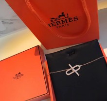 HERMES/エルメス 今季の新作 ブレスレット.カフブレス 19P75-HE03