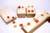 Van Cleef & Arpels ヴァン クリーフ＆アーペル 4点セット Van-N101