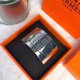 HERMES/エルメス 今季の新作 ブレスレット.カフブレス 19P110-HE84