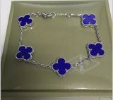 Van Cleef & Arpels  ヴァン クリーフ＆アーペル ブレスレット/カフブレス Van-018