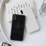 adidas アディダス iphone xrケース 人気 ブランド iphone xs maxケース iphone xs/x/8Plusケース シンプル 純正 耐久性 経典ロゴ 芸能人愛用 激安販売