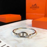HERMES/エルメス 今季の新作 ブレスレット.カフブレス 19P115-HE95