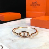 HERMES/エルメス 今季の新作 ブレスレット.カフブレス 19P115-HE94