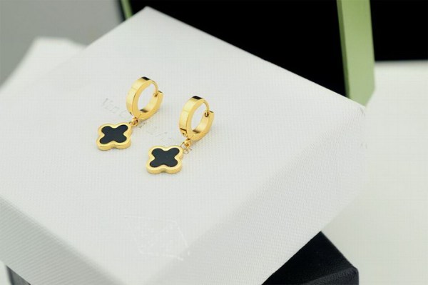 Van Cleef & Arpels ヴァン クリーフ＆アーペル イヤリング ピアス Van-217e