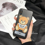 モスキーノ iphone xr/xs maxケース 熊ちゃん Moschinoアイフォンxs/xカバー  可愛い iphone 7/8plusケース 若者愛用