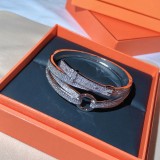 HERMES/エルメス 今季の新作 ブレスレット.カフブレス 19P115-HE79