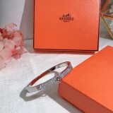 HERMES/エルメス 今季の新作 ブレスレット.カフブレス 19P85-HE73