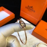 HERMES/エルメス 今季の新作 ブレスレット.カフブレス 19P115-HE94