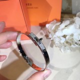 HERMES/エルメス 今季の新作 ブレスレット.カフブレス 19P290-HE75