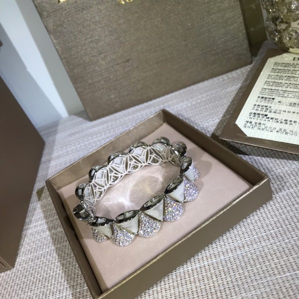 BVLGARI（ブルガリ）人気商品 ブレスレット.カフブレス FF-19P210-BV161