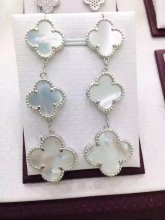 Van Cleef & Arpels  ヴァン クリーフ＆アーペル イヤリング ピアス Van-10e