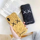 Kaws iphone11/11pro/11pro maxケース アイフォンxs/xr/xs maxケース 可愛いiphone x/7/8/plusケース 個性潮流 大人気