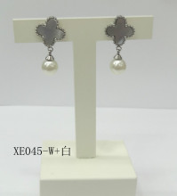 Van Cleef & Arpels  ヴァン クリーフ＆アーペル イヤリング ピアス Van-20e
