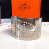 HERMES/エルメス 今季の新作 ブレスレット.カフブレス 19P110-HE84