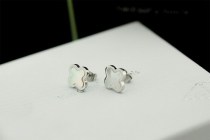 Van Cleef & Arpels ヴァン クリーフ＆アーペル イヤリング ピアス Van-213e