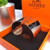 HERMES/エルメス 今季の新作 ブレスレット.カフブレス 19P110-HE84