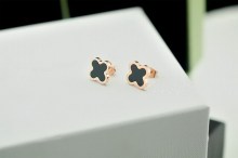 Van Cleef & Arpels ヴァン クリーフ＆アーペル イヤリング ピアス Van-205e