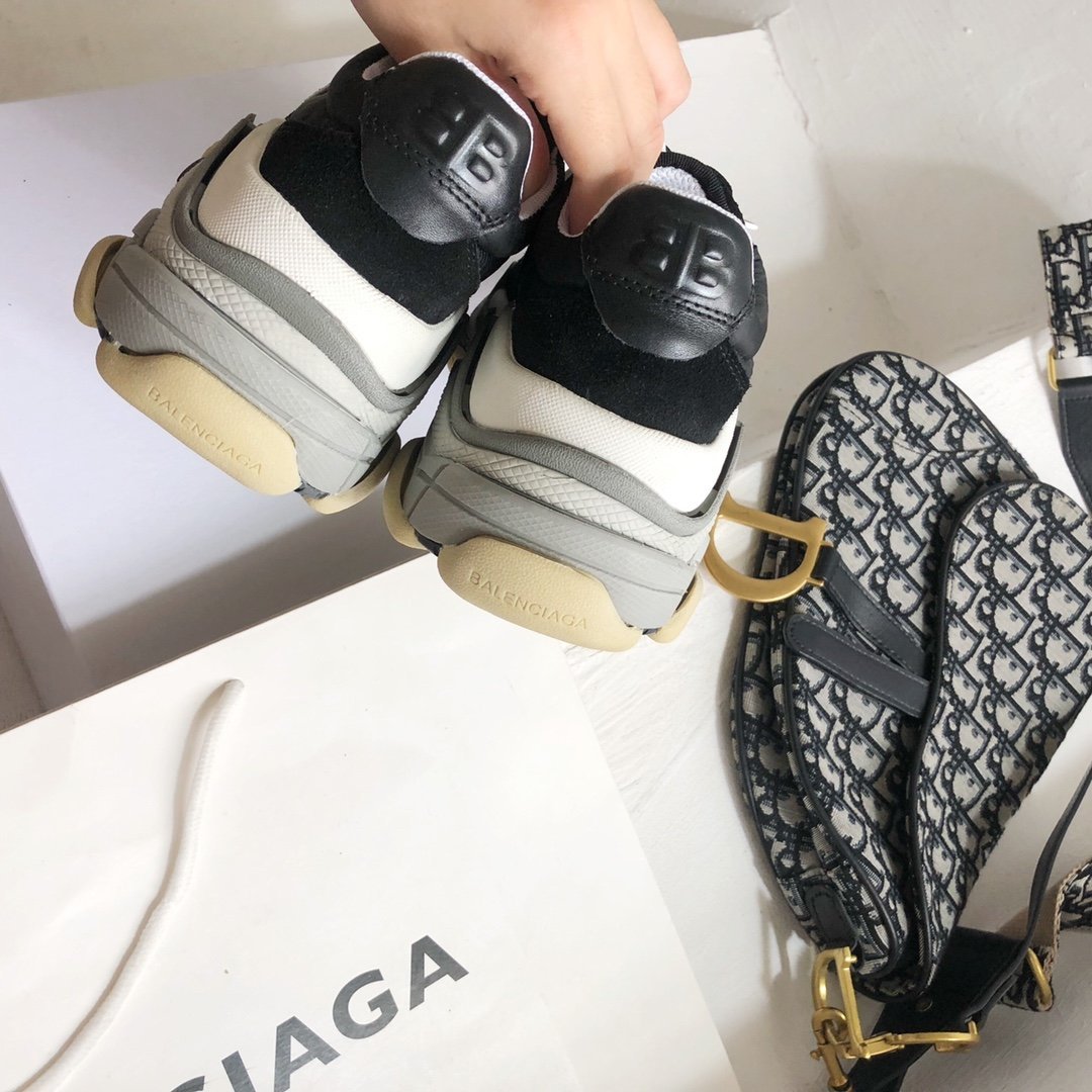 2020最新Balenciagaスニーカー メンズとレディース バレンシアガ シューズ靴 スーパーコピー - www.nsakur777.com