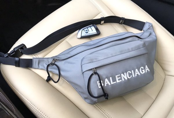 2020SS新作 Balenciaga バレンシアガ メンズ ショルダーバック スーパーコピー
