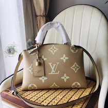 2022SS新作 Louis Vuitton ルイヴィトン  レディース ショルダーバックスーパーコピー